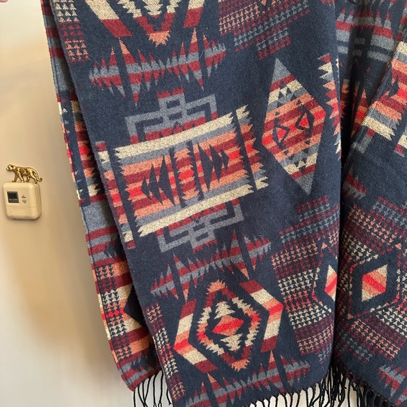 a.n.a Aztec Print Fringe Poncho – One Size - Picture 3 of 5